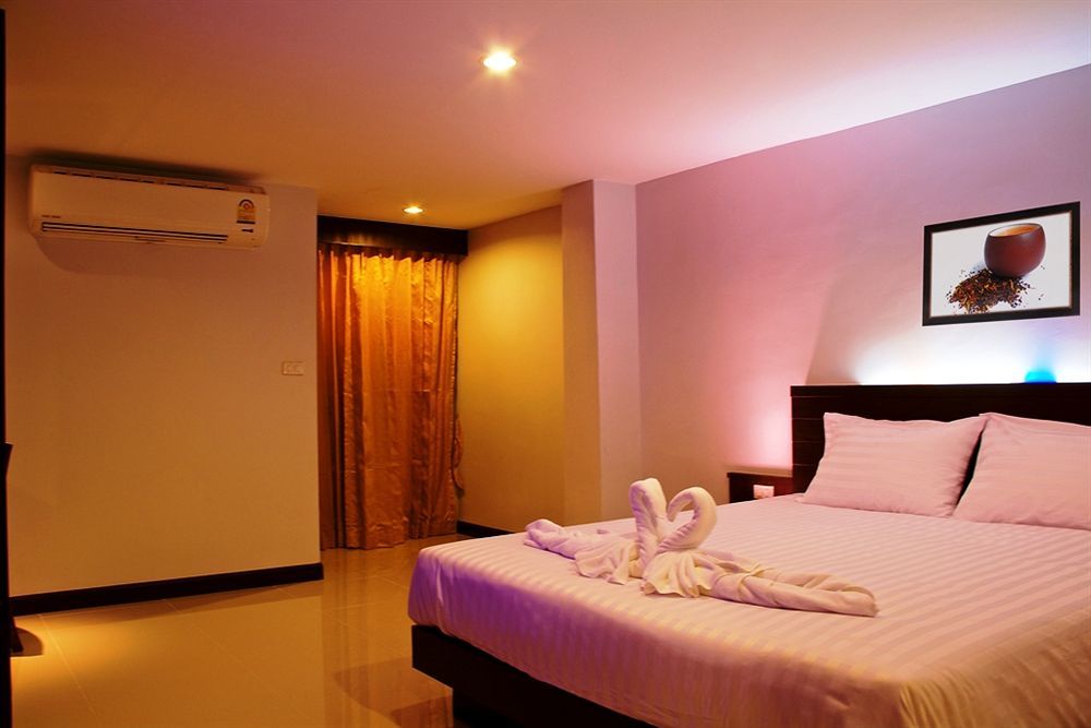 Oyo 373 Mc Ginger House Hotel Patong Luaran gambar