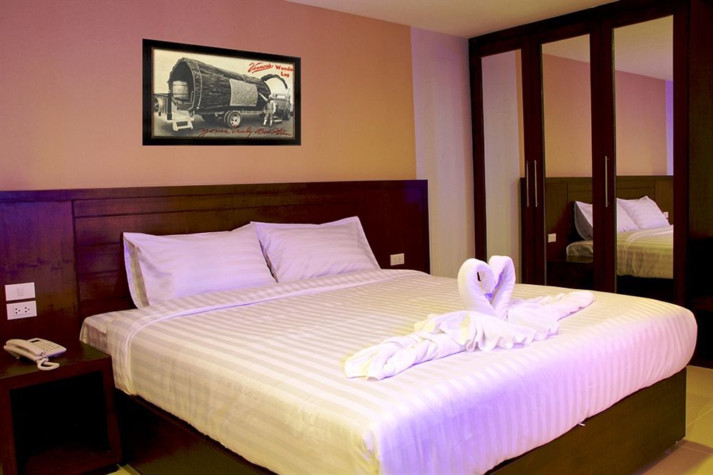 Oyo 373 Mc Ginger House Hotel Patong Luaran gambar