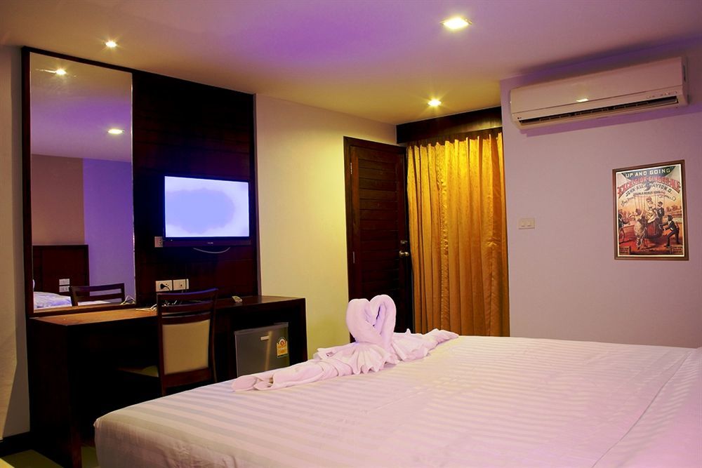Oyo 373 Mc Ginger House Hotel Patong Luaran gambar