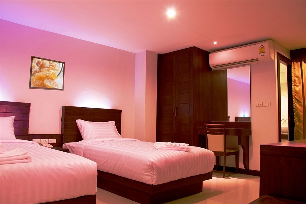 Oyo 373 Mc Ginger House Hotel Patong Luaran gambar