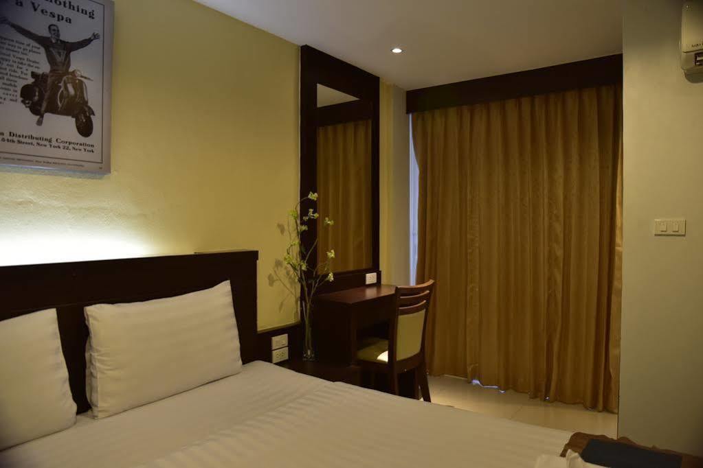 Oyo 373 Mc Ginger House Hotel Patong Luaran gambar