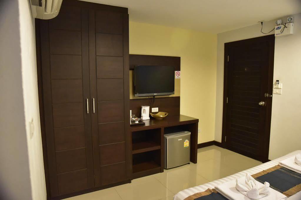 Oyo 373 Mc Ginger House Hotel Patong Luaran gambar