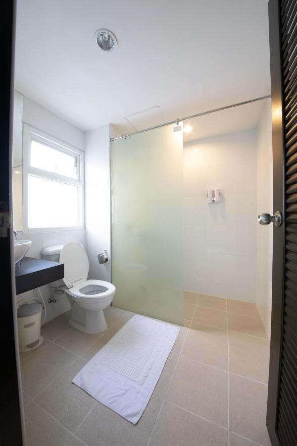 Oyo 373 Mc Ginger House Hotel Patong Luaran gambar